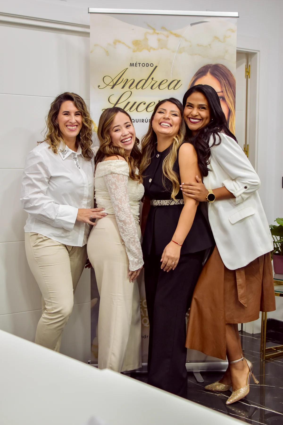 Andrea Lucero junto a alumnas de una edición de la formación, en Granada